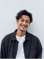 e.m.a プレミアムビューティーサロン 栄駅店(e.m.a PREMIUM BEAUTY SALON)&nbsp;センターパート/韓国マッシュ/スペインカール