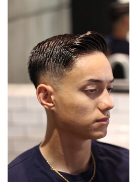 キングスマントーキョー 府中店(KINGSMAN TOKYO) アップバング / ツーブロック / スキンフェード 【府中】