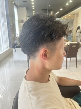 フィッツ(Fits) 短め毛流れパーマ