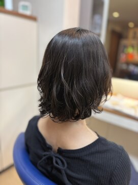あだち美容室 宮の森店 ランダム巻き！パーマスタイル
