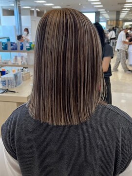 シャルムバイケンジ(Charm.by KENJE) 白髪ぼかし/脱白髪染め/レイヤー/ハイライト/レイヤーカット