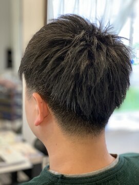 コアフィールフィス(COIFFURE fils) 《見附　今町》メンズ　束感刈り上げヘア