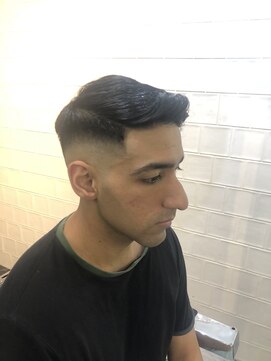 メリケンバーバーショップ フクオカ(MERICAN BARBERSHOP FUK) かき上げヘアショートレイアーくせ毛風パーマコンマヘア55