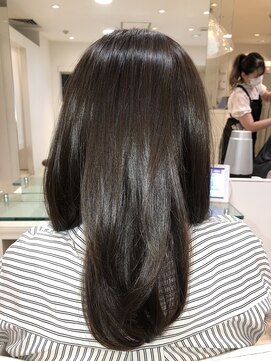 アドラシオン(Adoration) ミディアムボブ