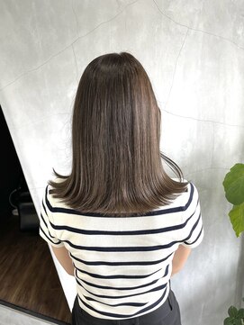 ティティ(TiTi) ブリーチなしカラーならここ！[TiTi_栗林れい]