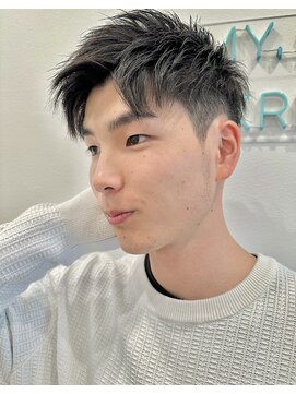 ロミーオム 本厚木(ROMMY. Homme) 刈り上げツーブロックアップバングショートビジネスメンズヘア