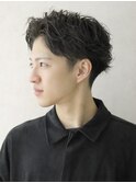 メンズビジネスパーマショートでかき上げ