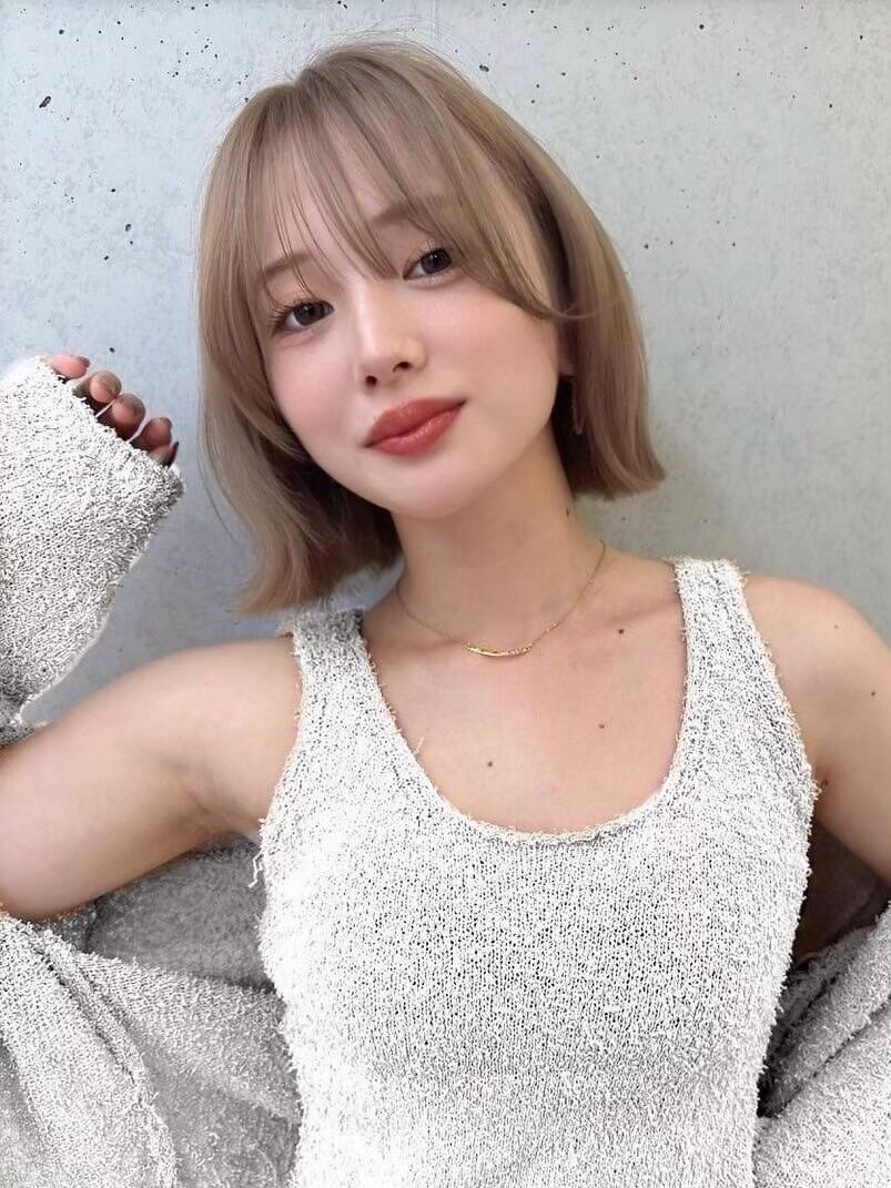 2026年春】切りっぱなしボブ デザインカラーの髪型・ヘアアレンジ