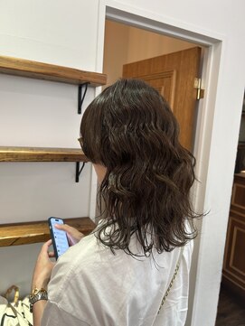 メイクス 表参道(MAKE'S omotesando) ステップカット、くせ毛、レイヤー