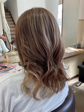 コアフィールフィス(COIFFURE fils) ミルクティーベージュ インナーカラー