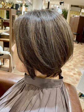 アイニ 河内小阪店(aini) 白髪ぼかしカラー白髪ぼかしハイライト大人ショート30、40、50代