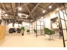 お客様がリラックス出来る空間をイメージ。落ち着いた内装で初めての美容室に◎ [松戸駅/メンズ/men's]