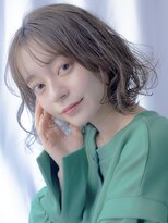 アリアツイン バイ エクラート 池袋西口店(ARiA TWiN by ECLART) ミディアムレイヤー×ミルクティーブラウン 髪質改善 波巻き