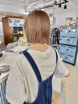 ヒビヲ(HIBIO) 横浜ボブケアブリーチダブルカラータッセルボブ切りっぱなしボブ