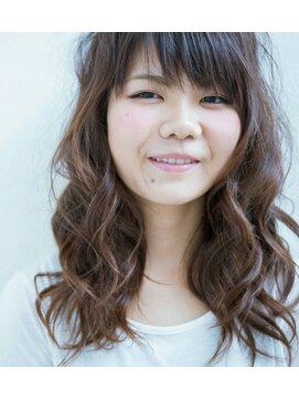 アヴァンセラヴィ(AVANCER la vie) 弾むカールが醸し出す大人カワイイ揺れロング☆