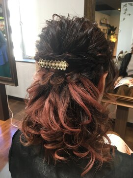 ヘアデザイン ヴォワール(hair & design voir) 編み編みハーフ