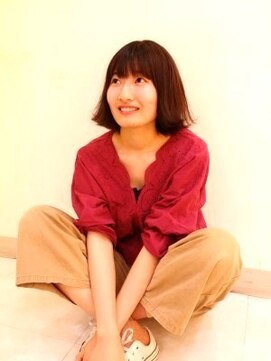 ヘアステージ スプール(HAIRSTAGE SPOOL) 厚めバングの切りっぱなし外ハネボブ