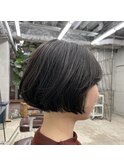 シンプルなボブと黒がみ