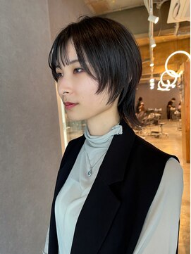 イトシテ 黒髪ウルフショート【本多身和子】