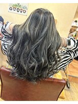 ヘアーコレット(hair Colet)&nbsp;コントラストシルバーバレイヤージュウェーブ