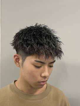 フライ 東通り店(Frei) ダウンバングショートツイスパ