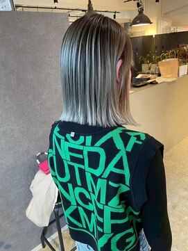 メリー オオサカ(Merly Osaka) white greige balayage