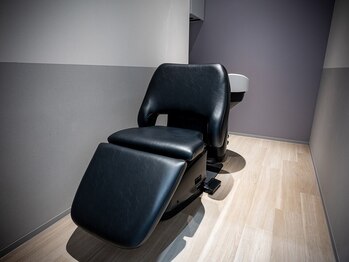 エレノア アネックス銀座(Eleanor)の写真/美髪になりたい大人女性の為のサロン! シャンプーブース完備のリラックス空間♪