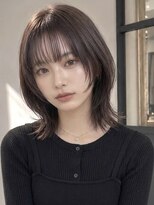 ユーフォリア 青山(Euphoria) ミディアムウルフ外ハネシースルーバングアッシュブラウン青山