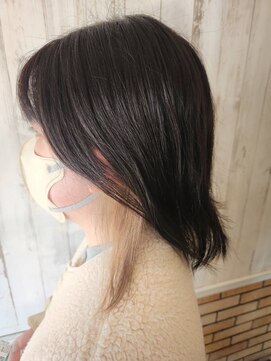 アウラニヘアーリゾート(AULANI Hair Resort) インナーカラー 黒×ベージュ