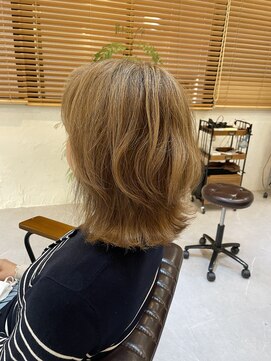 チリンバイロストシティー(Chillin by LOSTCITY) ハイトーンくびれボブ