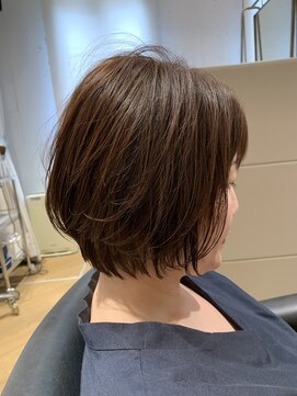 アーカイブ(archive) 大人ショート2『archive』前下がり/菱形シルエット/40代白髪染め