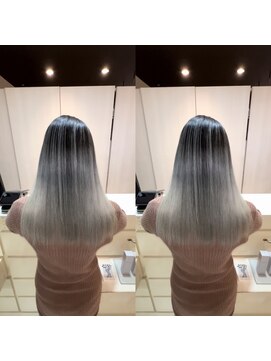 ロロ(LoLo.) ホワイトシルバー系ブリーチ