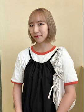 スニュウ(snuw) 【snuw_hotaru】ブリーチカラーミルクティカラーボブ