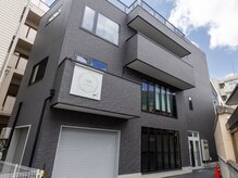 ロア(Loa)の雰囲気（駅近ながら、通りから入った2Fにあり静かで落ち着いたサロン♪）