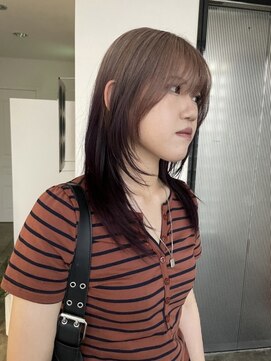 エイチ(811) ミルクティーグレージュショートウルフレイヤーカットクラゲヘア