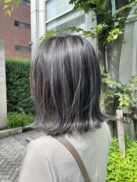 ミーサ(MYSA) コントラストハイライト×切りっぱなしボブ