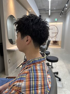 スタンド 博多(STAND) スパイキーショートピンパーマ