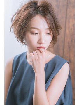 ネオリーブ ジューク 日吉店(Neolive JuQ) 【日吉 neoliveJuQ】ひし形　ショート　グレージュ