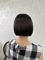 ビューティーサロン コマ(koma)&nbsp;切りっぱなしボブ×シンプルダークカラー