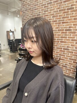 ヴィップルーム(viproom) 黒髪/グレーベージュ/レイヤーロング/前髪パーマ