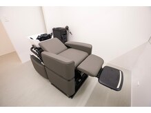 アワーズ(OURS)の雰囲気（個室内でシャンプーできるプライベート空間）