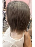 オリーブベージュ
