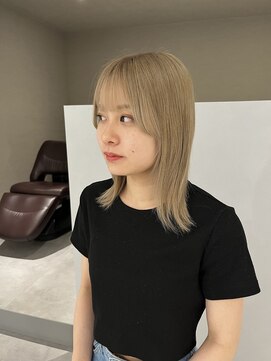 ワークスヘアー(WORKS HAIR) ホワイトベージュ　ブロンド　ブリーチ2回以上