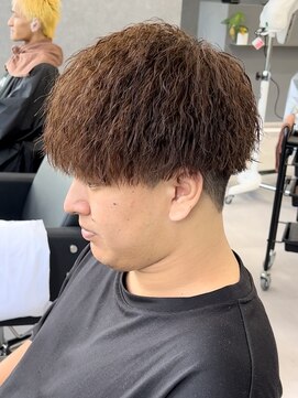 ベーア メロー(Bar mellow) 茶髪刈り上げマッシュツイストパーマ