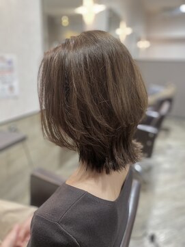 ダンディゾン ブルー 神楽坂(Dans Dix ans bleu) 【Dans Dix ans】シンプルで大人っぽい縦長ラインでスマートに