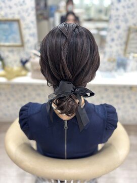 サクララ(Sakura la) 下目シニヨン/参列ヘア/お呼ばれヘア/ヘアアレンジ/ヘアセット