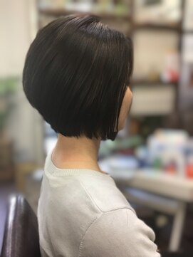 ペルフェッタ 佐鳴台店 ショートボブ