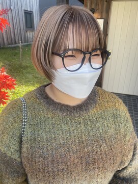 タグ(Tag) ブラウン/ベージュ/ショート