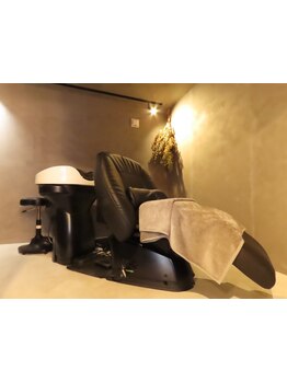 【ESTESSiMO premium SALON】他では体験できない髪本来の美しさを育てる根元からの髪質改善ヘッドスパ。