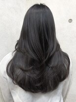 サイン 渋谷(SIGN)&nbsp;レイヤーカットイヤリングカラーインナーカラーケアブリーチ